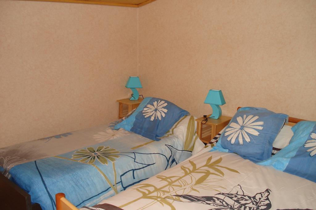 La Croix De Bois Bed & Breakfast Jayat Room photo