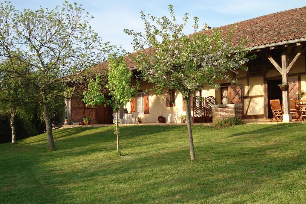 La Croix De Bois Bed & Breakfast Jayat Exterior photo