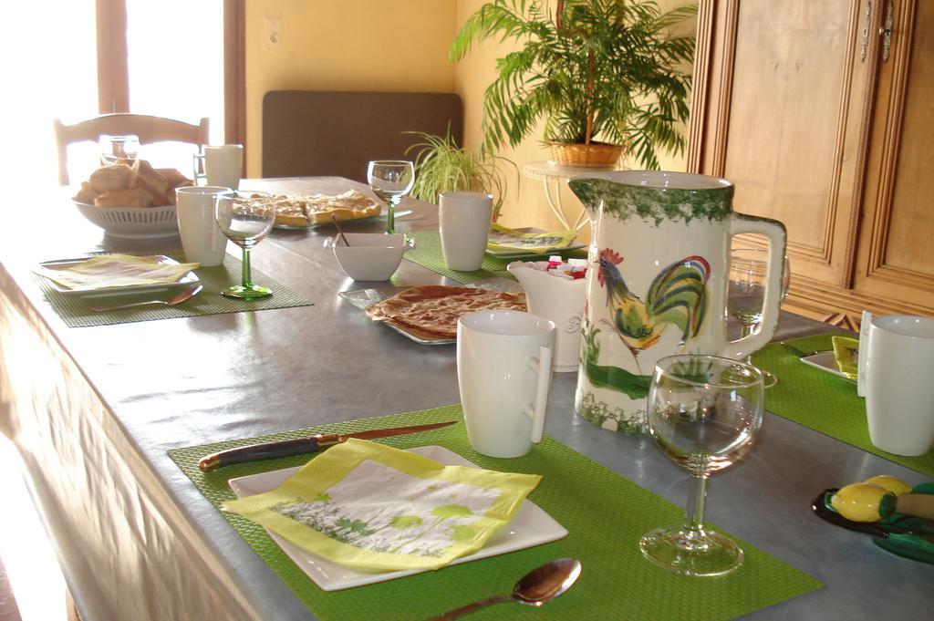 La Croix De Bois Bed & Breakfast Jayat Exterior photo
