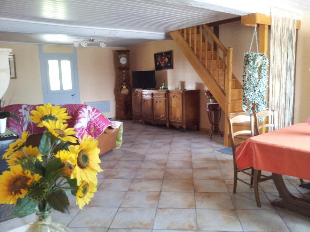 La Croix De Bois Bed & Breakfast Jayat Exterior photo