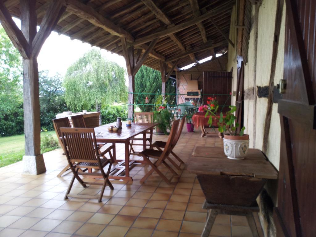 La Croix De Bois Bed & Breakfast Jayat Exterior photo